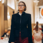 Entre émotion et précision : la mode selon Anastasia Sann